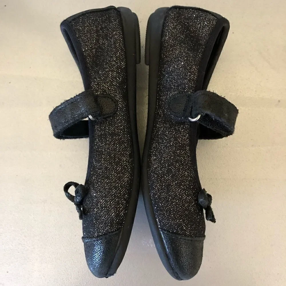 Girls’ Glitter Mary Janes (EUC)‎